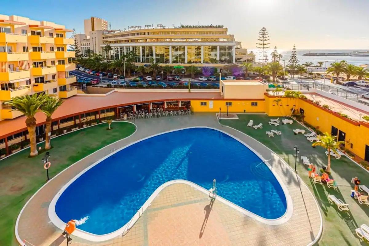 Bonito Con Piscina En Frente Del Mar Los Cristianos (Tenerife)