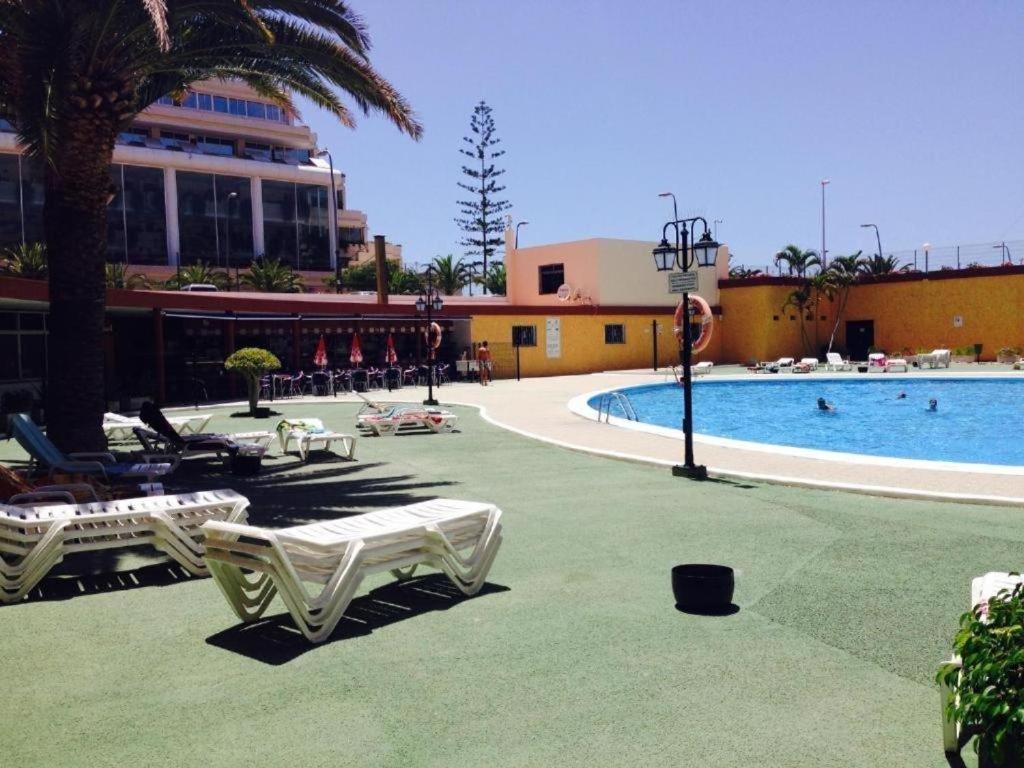 Appartamento Bonito Con Piscina En Frente Del Mar